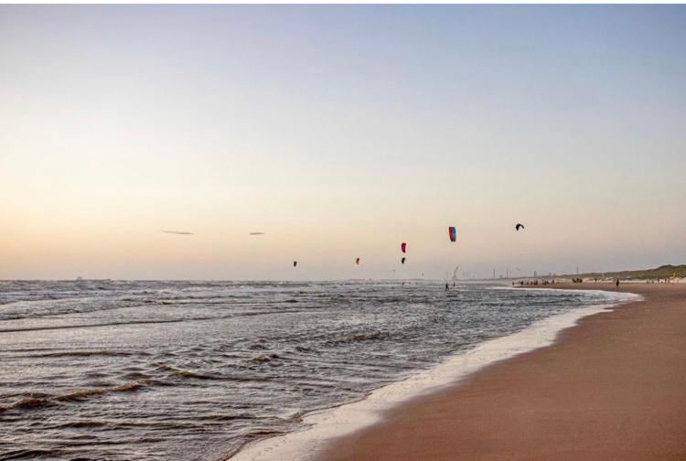 King Almost By The Sea Zandvoort Εξωτερικό φωτογραφία